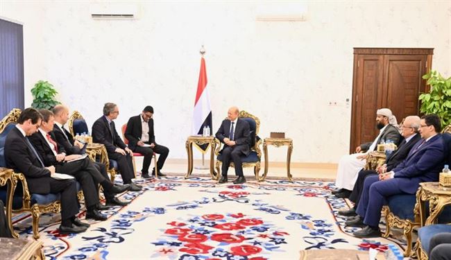 رئيس مجلس القيادة يستقبل في عدن السفراء الاوروبيين للبحث في مستجدات الاوضاع وفرص احلال السلام في اليمن